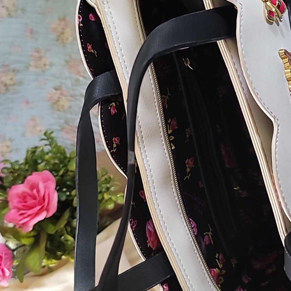 Betsey Johnson pre-love purse - Picture 6 of 6